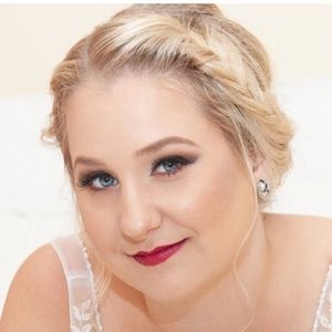 Meet your Posher, Holly